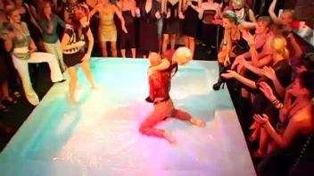 Sharka Blue In a Messy Gel Smackdown Screencap 28 on www.sinx.com