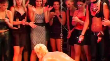 Sharka Blue In a Messy Gel Smackdown Screencap 82 on www.sinx.com