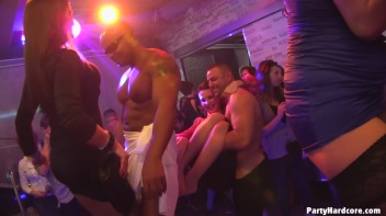 Party Hardcore Gone Crazy Vol. 8 Part 6 - Cam 1 Screencap 81 on www.sinx.com