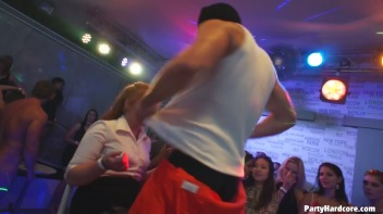 Party Hardcore Gone Crazy Vol. 30 Part 5 - Cam 4 Screencap 30 on www.sinx.com