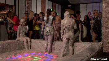 Miss Skinny Takes a Mud Dive Screencap 51 on www.sinx.com