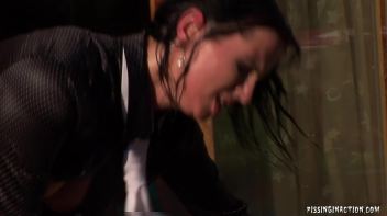 Pissaholics In Paradise Screencap 93 on www.sinx.com