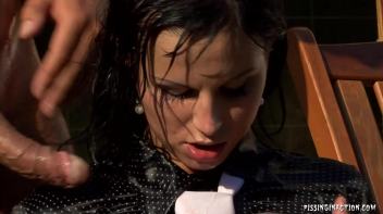 Pissaholics In Paradise Screencap 114 on www.sinx.com