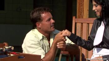 Pissaholics In Paradise Screencap 3 on www.sinx.com