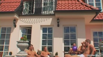 What Lola Wants... Screencap 1 on www.sinx.com