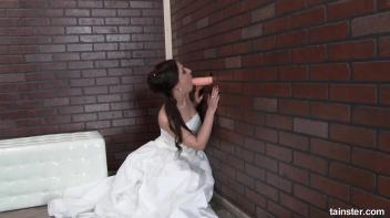Tereza Bizarre the wedding cum slut Screencap 4 on www.sinx.com