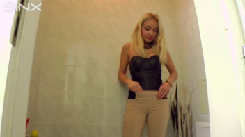 Pretty Blonde Pisser Screencap 15 on www.sinx.com