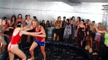 Oil Rumble! Screencap 46 on www.sinx.com