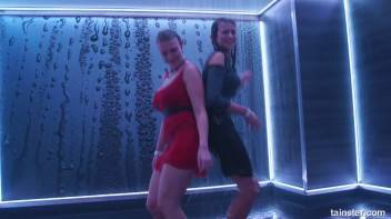 Shower Shakers! Screencap 18 on www.sinx.com