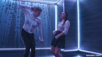 Shower Shakers! Screencap 29 on www.sinx.com