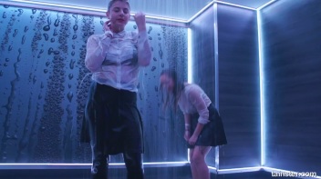 Shower Shakers! Screencap 31 on www.sinx.com