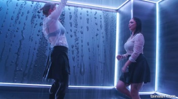 Shower Shakers! Screencap 37 on www.sinx.com