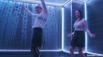 Shower Shakers! Screencap 40 on www.sinx.com