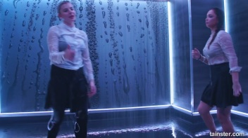 Shower Shakers! Screencap 43 on www.sinx.com