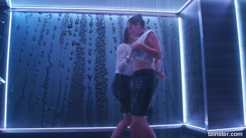 Shower Shakers! Screencap 51 on www.sinx.com