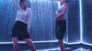 Shower Shakers! Screencap 55 on www.sinx.com