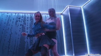 Shower Shakers! Screencap 71 on www.sinx.com