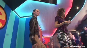 Bikini Beach Balls Part 3 - Cam 4 Screencap 78 on www.sinx.com