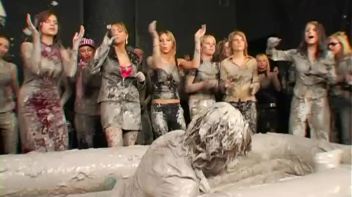 Amateur Babes Prove Themselves In The Mud Pit Screencap 12 on www.sinx.com