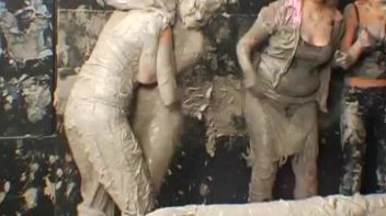 Amateur Babes Prove Themselves In The Mud Pit Screencap 54 on www.sinx.com