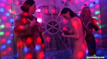Holiday Hotties Part 3 - Shower Cam Screencap 97 on www.sinx.com
