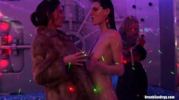 Holiday Hotties Part 3 - Shower Cam Screencap 98 on www.sinx.com