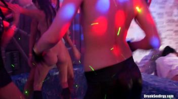 Holiday Hotties Part 3 - Shower Cam Screencap 64 on www.sinx.com