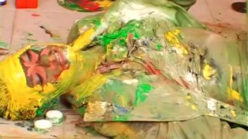 Smearing Paint All Over Each Other Screencap 114 on www.sinx.com
