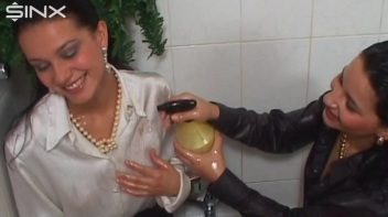 Girls Spray Oil Other Each Other's Clothes Screencap 34 on www.sinx.com