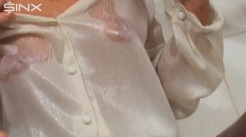 Girls Spray Oil Other Each Other's Clothes Screencap 48 on www.sinx.com