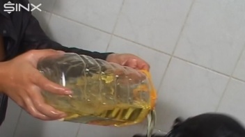 Girls Spray Oil Other Each Other's Clothes Screencap 54 on www.sinx.com