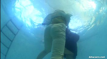 Glamor Chicks Take a Step Over The Edge Screencap 33 on www.sinx.com