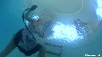 Glamor Chicks Take a Step Over The Edge Screencap 72 on www.sinx.com