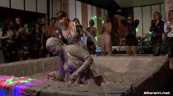 Eliss vs. Jordan Mud Massacre Screencap 54 on www.sinx.com