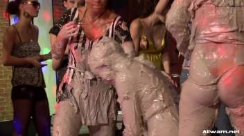 Eliss vs. Jordan Mud Massacre Screencap 63 on www.sinx.com