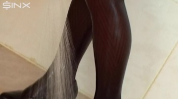 Sexy Babes Play With Balloons In The Shower Screencap 20 on www.sinx.com