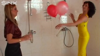 Sexy Babes Play With Balloons In The Shower Screencap 5 on www.sinx.com
