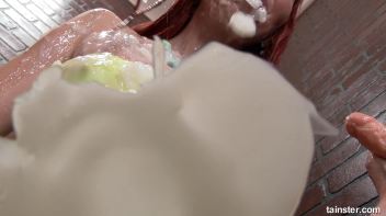 Kate Gold getting herself in a slimy situation Screencap 42 on www.sinx.com