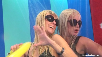 Bikini Beach Balls Part 5 - Cam 4 Screencap 10 on www.sinx.com