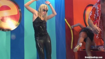 Bikini Beach Balls Part 5 - Cam 4 Screencap 3 on www.sinx.com