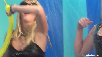 Bikini Beach Balls Part 5 - Cam 4 Screencap 5 on www.sinx.com