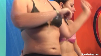 Bikini Beach Balls Part 5 - Cam 4 Screencap 57 on www.sinx.com