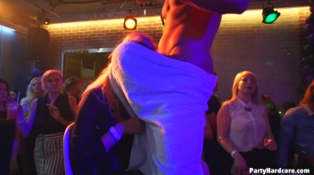 Party Hardcore Gone Crazy Vol. 38 Part 5 - Cam 2 Screencap 63 on www.sinx.com