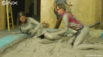 Sexy Professionals Mud Wrestling Mania Screencap 36 on www.sinx.com