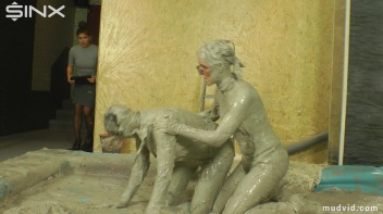 Sexy Professionals Mud Wrestling Mania Screencap 57 on www.sinx.com