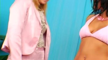 High-Class Fashion Babes Get Wet Screencap 27 on www.sinx.com