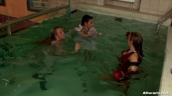 Glamorous Pool Babes Screencap 62 on www.sinx.com