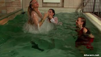 Glamorous Pool Babes Screencap 63 on www.sinx.com