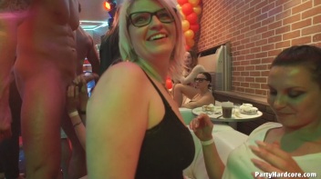 Party Hardcore Gone Crazy Vol. 36 Part 8 - Cam 3 Screencap 90 on www.sinx.com