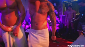 Party Hardcore Gone Crazy Vol. 36 Part 8 - Cam 3 Screencap 45 on www.sinx.com
